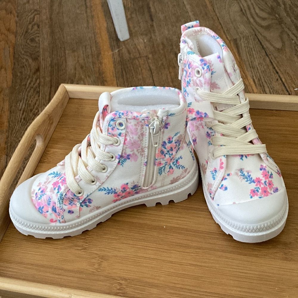 FABKIDS Floral Lug Sole Hi Top Sneakers